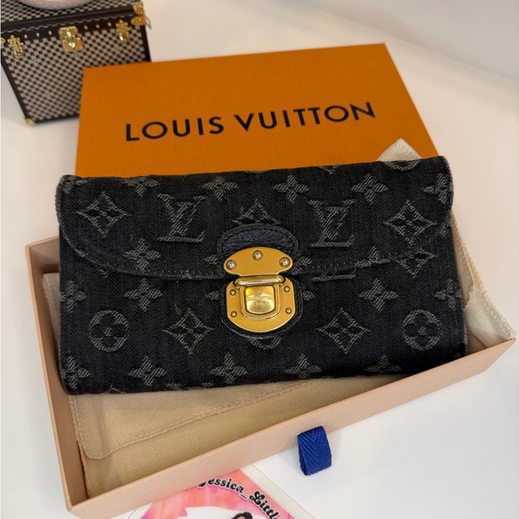 🎀 LOUIS VUITTON Black Denim Monogram Denim Amelia Wallet - Picture 2 of 15